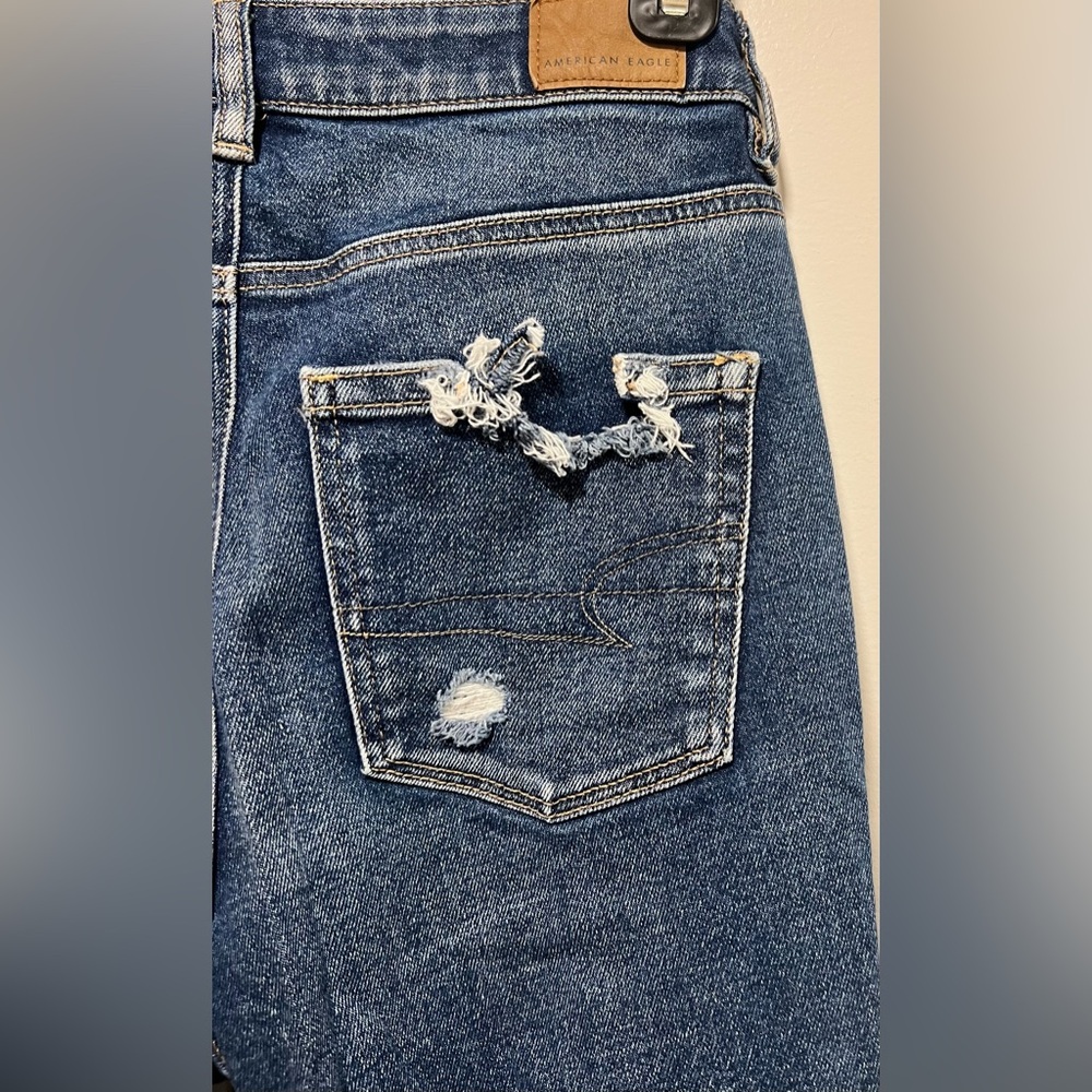 American Eagle Mid-Rise Distressed jeans